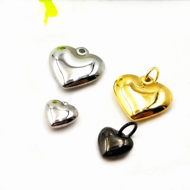 New Solid Heart Shaped Pendant Polished Charms 18k Gold Plated Stainless Steel Non Tarnish Pendants For Valentines Gift