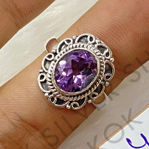 Anillo de Amatista Natural en Plata de Ley 925 con Diseño Ovalado Elegante Original, Regalo Perfecto para Ella, Joyería Fina - Product Image 3