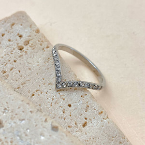 Bagues pour femmes en acier inoxydable 316L, résistantes à la ternissure et imperméables, avec zircon et petites pierres - Product Image 3