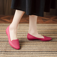 Nouvelles sandales plates à bout pointu en PVC de style minimaliste uni, chaussures d'été pour femmes, chaussures d'extérieur tendance