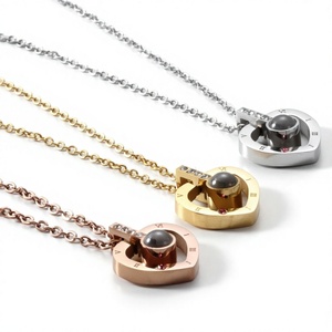 Collier avec pendentif en forme de cœur avec insertion photo, chaîne en alliage d'or rose et d'argent, style classique pour un usage quotidien - Product Image 4
