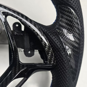 Nouveaux produits : Volant en cuir perforé en fibre de carbone compatible avec les voitures Infiniti G27 G37 - Product Image 4