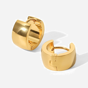 Aretes Huggie de Forma Geométrica, Chapados en Oro de 18K, Acero Inoxidable, Unisex, para Uso Diario - Product Image 1