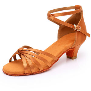 Botas de Baile de Salón Latinos y Salsa para Niñas Modernas, Tacón de 4.5cm, Parte Superior de Satén, Suela de Cuero Vacuno, Zapatos de Entrenamiento - Product Image 6