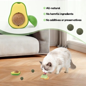 Jouets durables pour animaux de compagnie : Balle rotative murale à l'herbe à chat, herbe à chat naturelle pour chats, jouet à l'herbe à chat en forme de souris pour le jeu et le nettoyage des dents. - Product Image 5