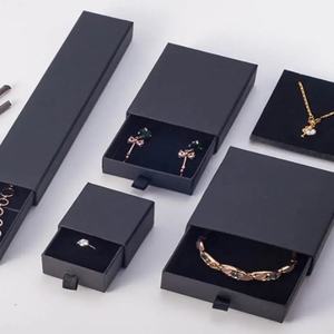 Anillo de Diamante Moissanita Redonda de 1 Quilate con Certificado GRC y Banda de Oro Blanco de 14k - Product Image 6