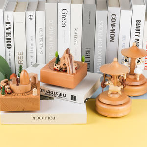 Cadeau pour bébé Le nouveau carton créatif traditionnel de haute qualité manège en bois Boîte à musique classique Jouet pour enfants - Product Image 1