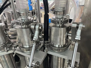 Remplisseuse automatique de bouteilles d'acide liquide de pesticides corrosifs Machine de remplissage chimique - Product Image 6