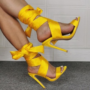 Sandales pour femme en satin jaune à bride croisée, talon fin, à lacets, bout ouvert, couleur unie, chaussures habillées d'été, grande taille 47 - Product Image 2