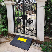 Tapis de seuil, rampe de passage, traversin de trottoir, rehausseur d'escalier, caoutchouc, bosse ralentissante, solide