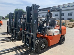 Chariot élévateur diesel 3 tonnes à transmission automatique, capacité de 3000 kg, bonne qualité, 4x4 tout-terrain, équipé de Shimadzu <span class=keywords><strong>japonais</strong></span> - Product Image 3