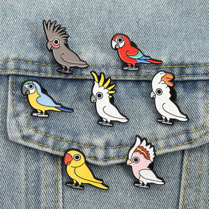 Cartoon Dierlijke Papegaai Emaille Pins Ara Kakatoo Valkparkiet Vogel Broche Reversspeld Rugzak Badge Sieraden Cadeau Groothandel - Product Image 1