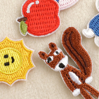 Badge brodé en forme de fruit 3D avec logo personnalisé, grand patch brodé de dessin animé