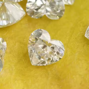 Diamante Cultivado en Laboratorio con Certificación IGI, Grado E Premium, VVS2, Corte Brillante en Forma de Corazón, Diamante Suelto, Excelente Corte, Claridad VS, RUHA - Product Image 2