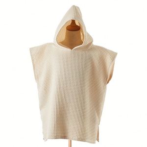 Serviette de plage pour enfants à capuche de couleur unie - Serviette poncho douce pour bébés et tout-petits - Coton gaufré léger pour une utilisation en extérieur et à la maison - Product Image 5