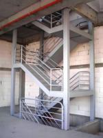 Escalier d'Accès au Grenier en Acier Droit Structure Moderne, Spécial Incendie, Fourniture Fabricant, Escalier Extérieur à Cadre en Acier pour Hôtels