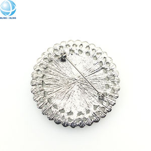 Broche OGC inspirée de l'Ordre du Cercle d'Or, bijoux maçonniques pour femmes, broche ronde incrustée de perles blanches et de cristaux - Product Image 2