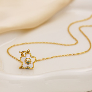 สร้อยคอสแตนเลสสตีล18K พร้อมจี้รูปดอกไม้สไตล์ฝรั่งเศส - Product Image 2