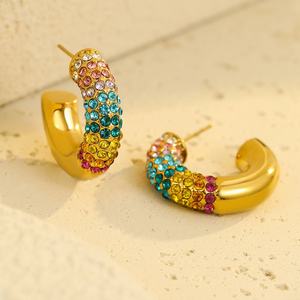 ต่างหูแบบติดหูทรงตัว C สไตล์ยุโรปอเมริกัน ทันสมัย ทำจากสแตนเลส ประดับด้วยเพชรซิรคอนหลากสี ดีไซน์เรขาคณิต คุณภาพสูง สีทอง เหมาะสำหรับผู้หญิงในโอกาสวันครบรอบ - Product Image 3