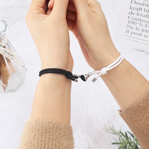 Vente en gros Love Ball Cordes à main tressées avec boucle magnétique Bracelet de couple longue <span class=keywords><strong>distance</strong></span> Bijoux pour un couple