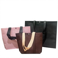 Sac fourre-tout pliable non tissé style influenceur pour magasin de vêtements, avec impression sérigraphiée pour emballage cadeau de vêtements, mode féminine