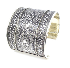 2024 Rustic Brass <b>Cuffs</b> for the Christmas Women Clothing Winter Brass Embossed Jewelry Shiny Rose african brass Bangle Jewelry - Product Image 2