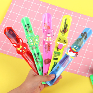 Pulsera de reloj con luz intermitente para niños, decoración de fiesta de dibujos animados, juguete de plástico con forma de corazón y función de brillo. - Product Image 3