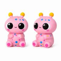Jouet Squishy Alien Rose Mignon en Gros, Poupée de Dessin Animé à Deux Antennes et Grands Yeux, Jouet Sensoriel Anti-Stress à Presser