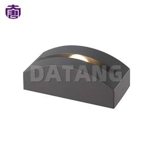 Lumière LED moderne pour rebord de fenêtre extérieur, idéale pour les complexes commerciaux, les balcons et l'éclairage paysager – En vente - Product Image 1