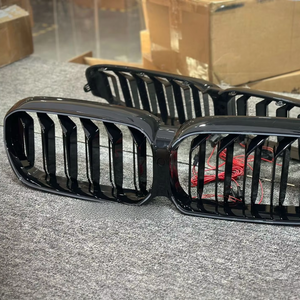 Parrilla delantera de riñón negra brillante con LED para BMW G30 G31 5-Series 530i 540i 2017-20 - Product Image 2
