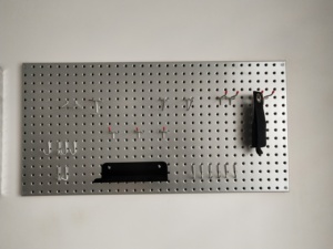 Trang trí Pegboard <span class=keywords><strong>PEG</strong></span> Kệ PEGs Hội Đồng Quản trị treo tường màu trắng kim loại Pegboard gói tường <span class=keywords><strong>PEG</strong></span> 4 đen Pegboard Bảng điều chỉnh mạ - Product Image 3