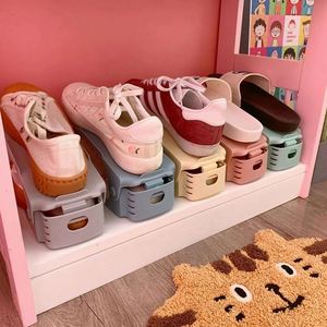 Organizador de Zapatos Desmontable y Ajustable de Dos Niveles con Ranuras para Zapatos, Ahorrador de Espacio para Almacenamiento en Armarios (1 Unidad) - Product Image 4