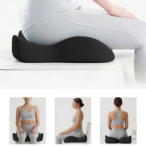 Coussin Ergonomique en Mousse à Mémoire <span class=keywords><strong>de</strong></span> Forme pour <span class=keywords><strong>Chaise</strong></span> <span class=keywords><strong>de</strong></span> Bureau – Soutient Efficacement les Hanches et le Corps, Soulage les Symptômes <span class=keywords><strong>de</strong></span> Névralgies en Cas <span class=keywords><strong>de</strong></span> Longue Assise - Product Image 5