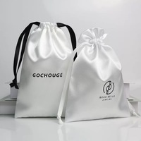 Sacs en tissu satiné à cordon de serrage à prix d'usine pour perruques, sacs à main, chaussures de danse, casquettes de baseball, logo personnalisé pour le stockage de cadeaux, l'emballage anti-poussière