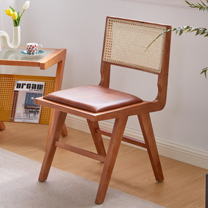 Chaise de salle à manger en bois massif de style mid-century avec assise en cannage naturel et <span class=keywords><strong>fauteuil</strong></span> en <span class=keywords><strong>rotin</strong></span> tressé à la main pour projets de bistrot et de café - Product Image 1
