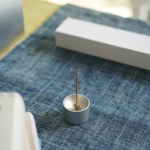 BECORA Bruciatore di incenso rotondo in lega di alluminio, raccogli cenere, resistente, per yoga e meditazione, supporto per incenso, argento opaco - Product Image 3