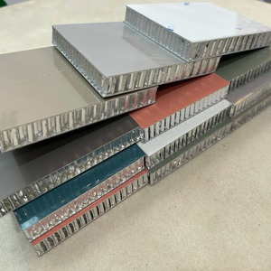 Panneau mural en alliage d'<span class=keywords><strong>aluminium</strong></span> nid d'abeille, entièrement en <span class=keywords><strong>aluminium</strong></span>, grande <span class=keywords><strong>plaque</strong></span> autonome <span class=keywords><strong>pour</strong></span> la décoration murale intégrée au plafond de la <span class=keywords><strong>cuisine</strong></span> - Product Image 6
