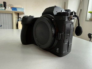 Appareil photo Nikon Z6 II d'occasion prêt à être expédié, 24,5 MP, vidéo 4K UHD, plein format - Product Image 3