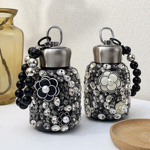 Chaîne de <span class=keywords><strong>bouteille</strong></span> d'eau isolée MAIMAI avec strass, cristal, papillon, perle, accessoires de voiture pour femmes - Product Image 1