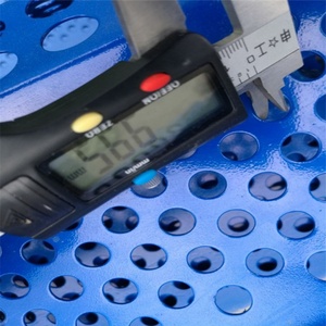 Malla de Control de Polvo y Viento Perforada de Acero Galvanizado de Tres Picos de 800 mm de Ancho para Patio de Carbón - Product Image 3