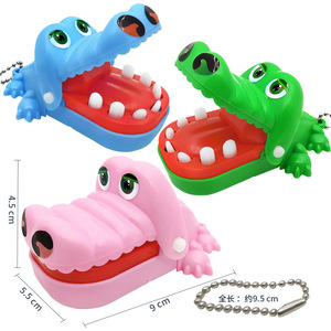 Mini Keychain <b>Biting</b> Crocodile Toy Plastic Novelty Gift For Kids Age 2 4 Years Unisex Fidget Toy With Chain - Product Image 2