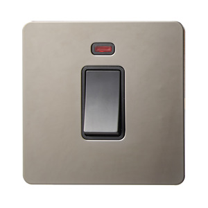 Enchufe Táctil Individual de 10A Color Gris Níquel Británico para PC UK con Interruptor de Encendido/Apagado, Clasificación IP27, Diseño Minimalista - Product Image 3