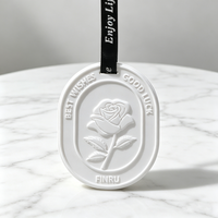 Diffuseur de parfum suspendu Finru en pierre aromatique, fleur de rose en porcelaine, pour voiture et armoire, désodorisant d'ambiance en céramique, cadeau