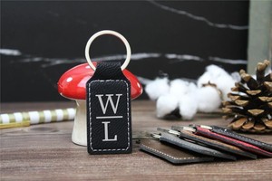Porte-clés personnalisé en similicuir Laserable vierge porte-clés en cuir végétalien Groomsman gravé porte-clés en cuir monogramme porte-clés - Product Image 5