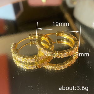 Orecchini a cerchio a forma di X per donna, con accenti scintillanti, eleganti gioielli alla moda per le orecchie - Product Image 4