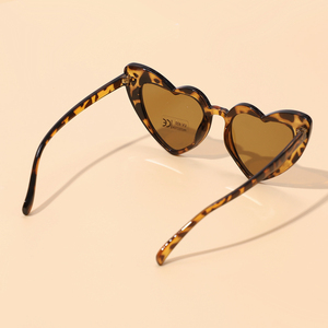 Unisex Love Sunglasses for Kids Fashionable Square PC <strong>Frame</strong> with UV400 TAC Lenses Clear Blue Black <strong>Red</strong> Clear Options Cycling - Product Image 5