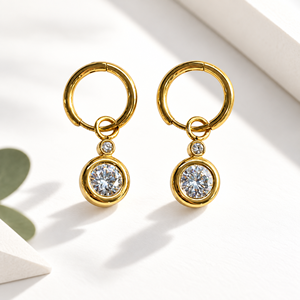 Pendientes de Aro con Piedra Redonda, Oro de 14K, Chapado al Vacío en Acero Inoxidable - Product Image 1