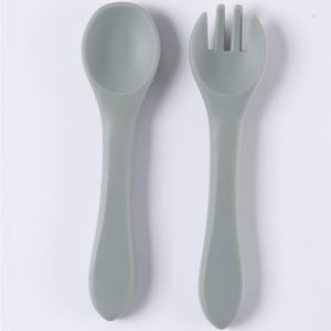 Cuchara y Tenedor Largos de Silicona Suave para Bebés y Niños, para Alimentación y Suministro de Agua - Product Image 4