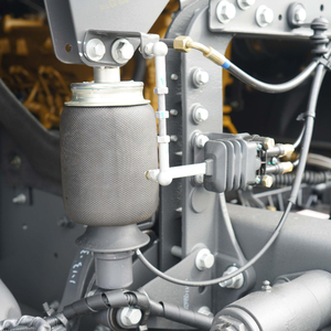 The Newest Dongfeng Chenglong H7 8*4 <strong>Cargo</strong> <strong>Truck</strong> Customizable Colors <strong>Cargo</strong> <strong>Truck</strong> Pickup Van Heavy <strong>Truck</strong> - Product Image 6