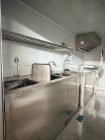 Remorque de vente alimentaire robuste en acier inoxydable avec cuisine pour glaces et restauration rapide pour le commerce de détail en extérieur